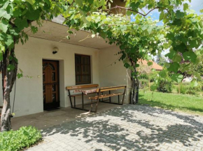 Éva Apartmanház 2 Csopak